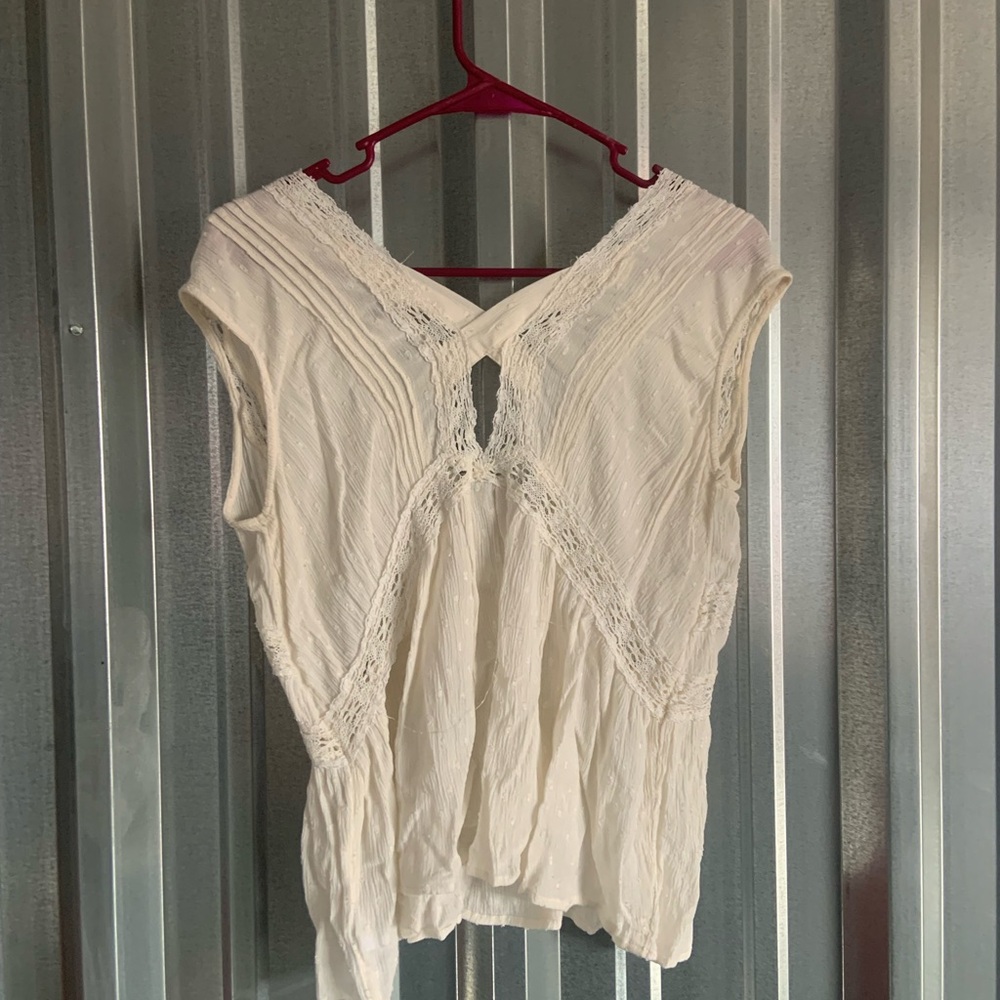 American Eagle Outfitters White Lace V-Neck Blouse - Picture 3 of 3